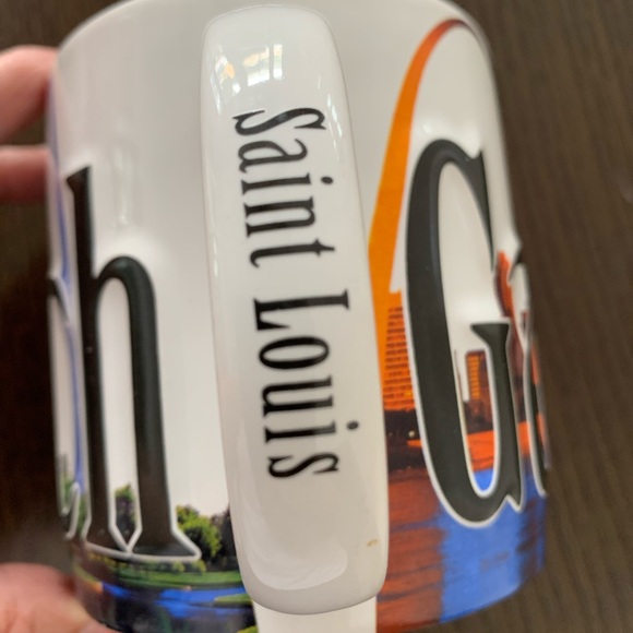 Americaware St. Louis Gateway Arch 3D Embossed Mug Cup - Picture 4 of 8